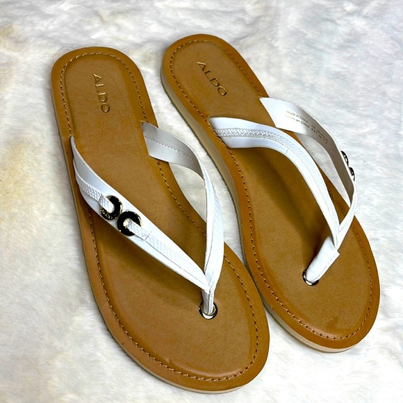 Slippers - Picture 1 of 3